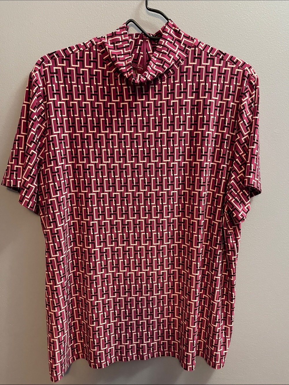 Women’s  Geometric Print Short Sleeve Mock Neck- Pink